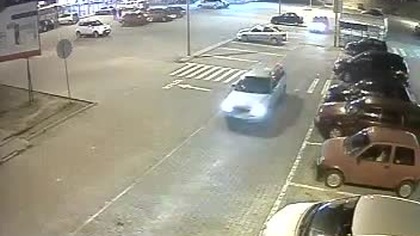 Krótki rajd 15-latka na parkingu