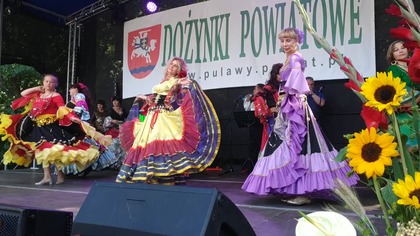 Cyganeria z Góry Puławskiej na powiatowych dożynkach w Nałęczowie - 12. 08. 2018 r.