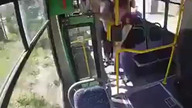 Kierowca autobusu zapomniał zaciągnąć hamulec ręczny
