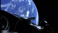 Obcy obserwowali dryfujące auto w kosmosie?. (Starman)- Tesla.
