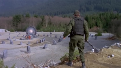 Gwiezdne wrota [s01e01] . Children of the Gods