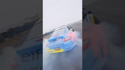 Drifting Porsche 911