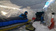 Zimowy biwak w g&oacute;rach Beskid Żywiecki i noc w schronie śnieżnym przy -15&deg;C