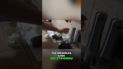 Ta sałatka znika ze stołu w mgnieniu oka!  #shorts