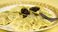 Pierogi z suszonymi śliwkami - VideoKuchnia. pl