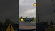 Wymuszenie pierwszeństwa na rondzie - VW Transporter #shorts #rikordwidjo