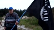 Kononowicz pali flagę ISIS i chce zabijać terrorystów!