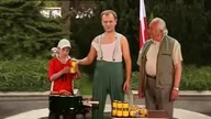 Tusk griluje