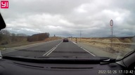 Kolejny idiota z Mercedesa wyprzedza na ciągłej