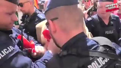 Uśmiechnięta Polska zaatakowała pochód 1 Majowy mp4 686x432