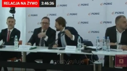 Poczas NWZA ws.  fuzji sp&oacute;łek Orlen i PGNiG.  10. 10. 2022r
