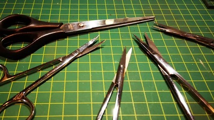 Narzędzia do budowy modeli.  Nożyczki. great tools for cutting cardboard models
