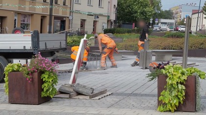 Rozpoczęły się pracę pod montaż pomnika Chrobrego