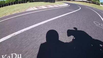 Boisz się hamować w zakręcie? To poważny błąd #najczestszebledymotocyklistow