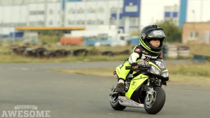 dwulatek motocyklista!