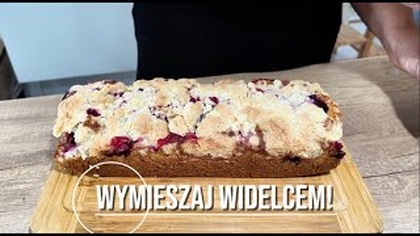 Haj, dzień dobry! :))
Subskrybuj żeby być na bieżąco!

Prostszego sposobu na domowe ciasto to chyba nie ma 

Szklanka - 250 ml
Forma 20x30

Składniki do ciasta temperatura pokojowa!
Mąka pszenna 3 szklanki 
Śmietana 12% - szklanka
4 jajka
proszek do pieczenia - 2 łyżeczki 
cukier - 1 szklanka
1szklanka oleju, lub rozpuszczonego masła 

Kruszonka
1:1:1 (odmierzaj łyżkami)
mąka
cukier
masło (zimne)
Jak uwielbiasz kruszonkę to nawet po 8 łyżek. Jeżeli mniej to 4.
SMACZNEGO!

INSTAGRAM: http://instagram.com/paancia
KONTAKT: mój ordżinalny adres: deebilica@gmail.com :-)

 #szybkiegotowanie #ciasto #domowegotowanie #domowewypieki #owoce #przepisykulinarne #przepis