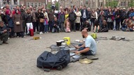 Nietypowy występ na ulicy w Amsterdamie