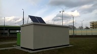 Dwaj prawdziwi Polacy i gejowski fotowoltaiczny wiatrak Theatrum Illuminatum