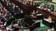 Tusk: Prezes Kaczyński wspierał polskich chuliganów, PiS wychodzi