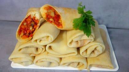 Naleśniki z warzywami.  Prosty przepis jak zrobić puszyste ciasto naleśnikowe i pyszny farsz na słono