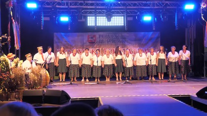 Jestem chłopak młody w wykonaniu zespołu Kalina z Markuszowa na dożynkach powiatowych w Wąwolnicy.