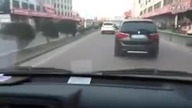 Gdzieś w Azji: Wariat za kierownicą