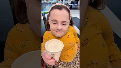 Test Andy Cappuccino ze Starbucksa  | #shorts | Magdalena Augustynowicz