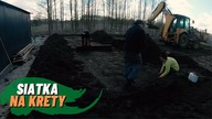 Układamy siatkę na krety i niwelujemy teren