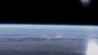 Dziwne błyszczące UFO zostało zaobserwowane przez kamery ISS