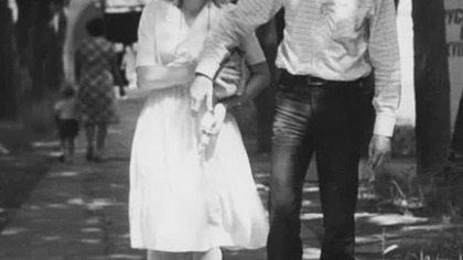 Dziennikarze Alwida Bajor i Cezary Prasek, 1980 r..