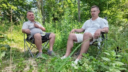 Holograficzny umysł. Oswajanie Sztucznej Inteligencji, czyli czy AI może być naszą przyjaciółką? Rozmawiają Mateusz Jarosiewicz i Tomasz J. Kosiński. Mateusz, znany wcześniej z projektu Neos, opowiada m.in. o Holographic Mind  zdecentralizowanym protokole dla kolektywnej świadomości. [SI1]

Link do projektu: https://holomind.space 
Kontakt: mateusz@inteligentnakariera.pl 
------------------------------------------------------------------------------
Zacznij wspierać ten kanał, a dostaniesz bonusy:
https://www.youtube.com/channel/UCZdpfHkscqF6ZDJTVcojP3g/join

Wesprzyj autora na Patronite: https://patronite.pl/TJK
Postaw kawkę na Suppi: https://suppi.pl/tjkosinski
Zrzutka na Wedukację: https://zrzutka.pl/sc4k7u

Zobacz strony:
https://kosinski.pl
https://wedukacja.pl

Facebook:
Grupa dyskusyjna Wedukacja https://web.facebook.com/groups/wedukacja
Fanpage WEDUKACJA https://web.facebook.com/WEDUKACJA
Strona autorska Tomasza J. Kosińskiego https://web.facebook.com/tomaszjkosinski

Telegram: https://t.me/wedukacja 
Discord: Wedukacja https://discord.com/channels/1301598548336443477/1304081929733144639

#MateuszJarosiewicz #HolographicMind #AI #SI #sztucznainteligencjawbiznesie #sztucznainteligencja #TomaszJKosinski #wedukacja