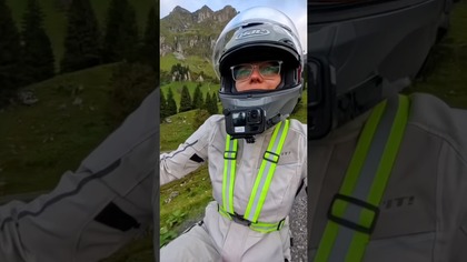 Mijam krowy na motocyklu!