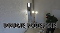 Nakładanie gipsu wałkiem, tym razem się udało.