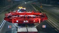 Przejazd transportu tarczy TBM przez Warszawę - 20. 11. 2022 - Cały konwój maszyny