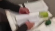 Ukraińcy fałszowali dokumenty w toalecie stacji benzynowej podczas przenoszenia pieniędzy  mp4 686x4