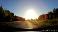 Nieodpowiedzialne zachowanie rowerzysty na drodze