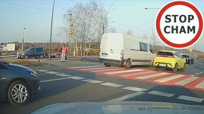 Ponad 50 samochodów ignorujących pieszego chcącego przejść po pasach #2193 Wasze Filmy