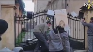 Francuzi walczą z groznym politycznym wariantem
