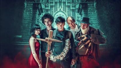 Fantasy, Komedia, Horror

Zdesperowany, aby zdobyć serce swej miłości, nieśmiały nastolatek udaje wampira, nieświadomy, że w tle czai się prawdziwy nieumarły.