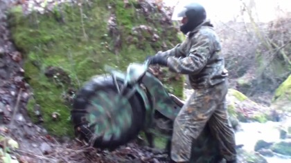 Rosyjski motocykl w walizce