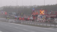 Bus uderzył w barierkę na S3
