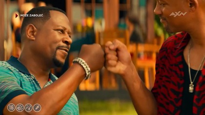 AXN - Spot filmów i logotyp stacji w Bożonarodzeniowej oprawie graficznej (26. 12. 2025)