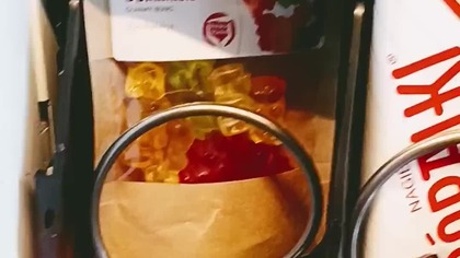 Żelki Gumisie WARS? Za 5 zł w automacie - marką własna WARS! PKP Intercity - IC Gryf! Co kolejne?