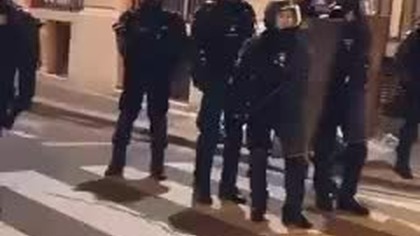 24. 03. 2023r Do protestujących dołączają policjanci.  Uwaga, dobry znak