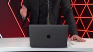 Intruz przebiera się za śpiącą dziewczynę  szokujące odkrycie! #wataha