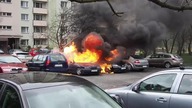 Pażar samochodów osobowych na parkingu
