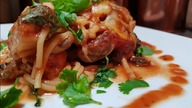 ZAPIEKANKA Z KURCZAKIEM, SZPINAKIEM, SPAGHETTI I PIECZARKAMI