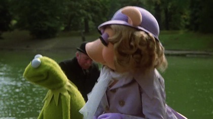 Kermit the Frog, The Great Gonzo, and Fozzie Bear are reporters who travel to Britain to interview a rich victim of jewel thieves and help her along with her secretary, Miss Piggy.