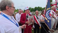 Rozmowy nad grobem Edwarda Gierka (1080p 25fps H264-128kbit AAC)