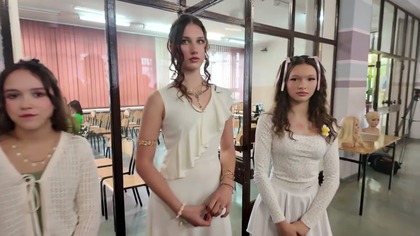 Kwiaty we włosach i makijaż  konkurs fryzjerski na Górce